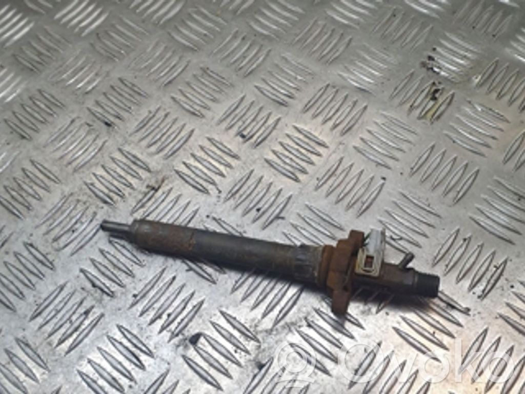 Citroen C4 I Fuel injector 