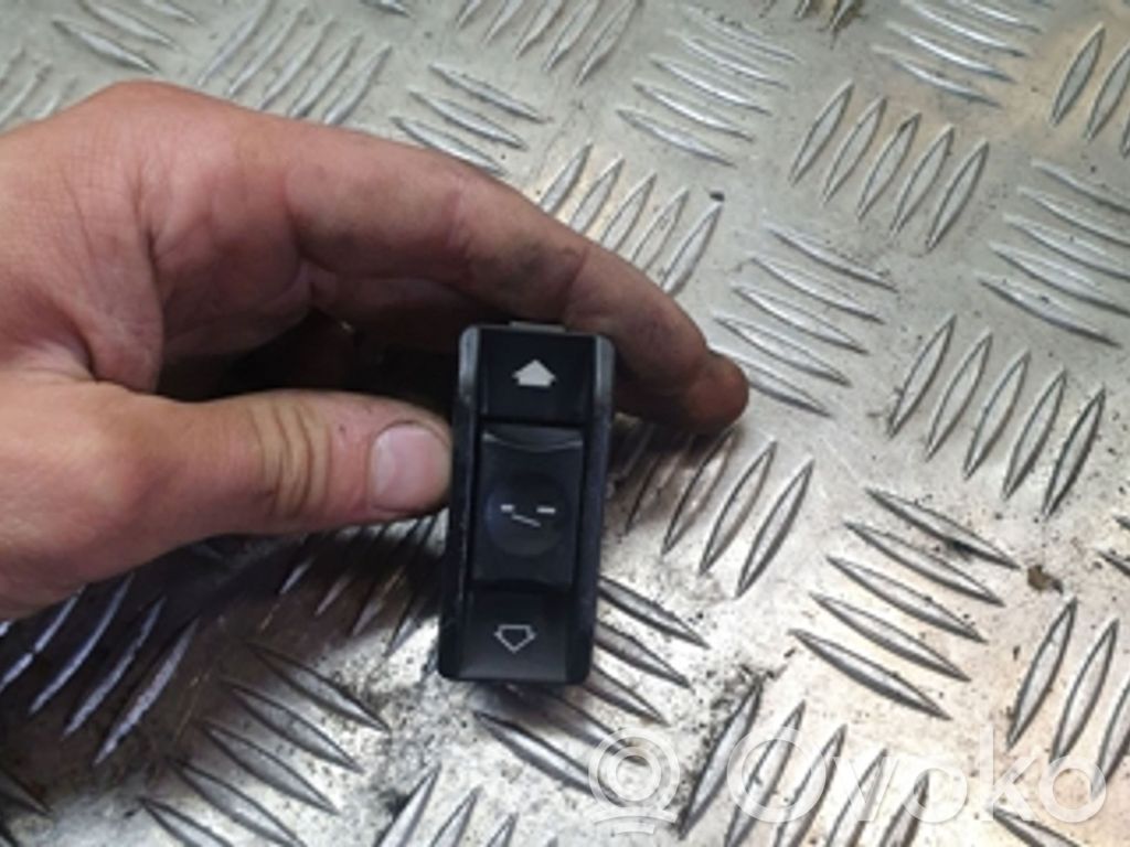 BMW 5 E39 Sunroof switch 