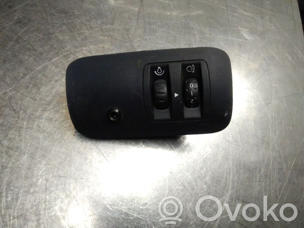 Renault Megane II Headlight level height control switch 