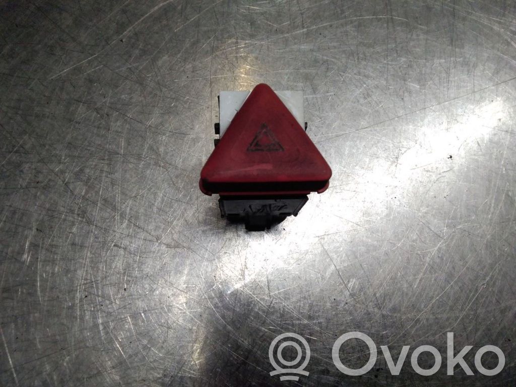 Volkswagen Golf V Hazard light switch 