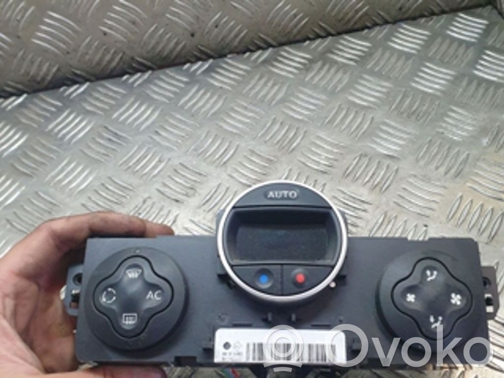 Renault Clio III Climate control unit 