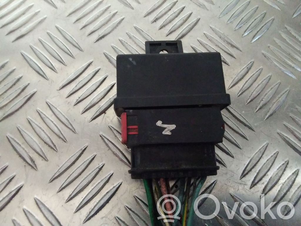 Citroen C4 I Fuel pump relay 