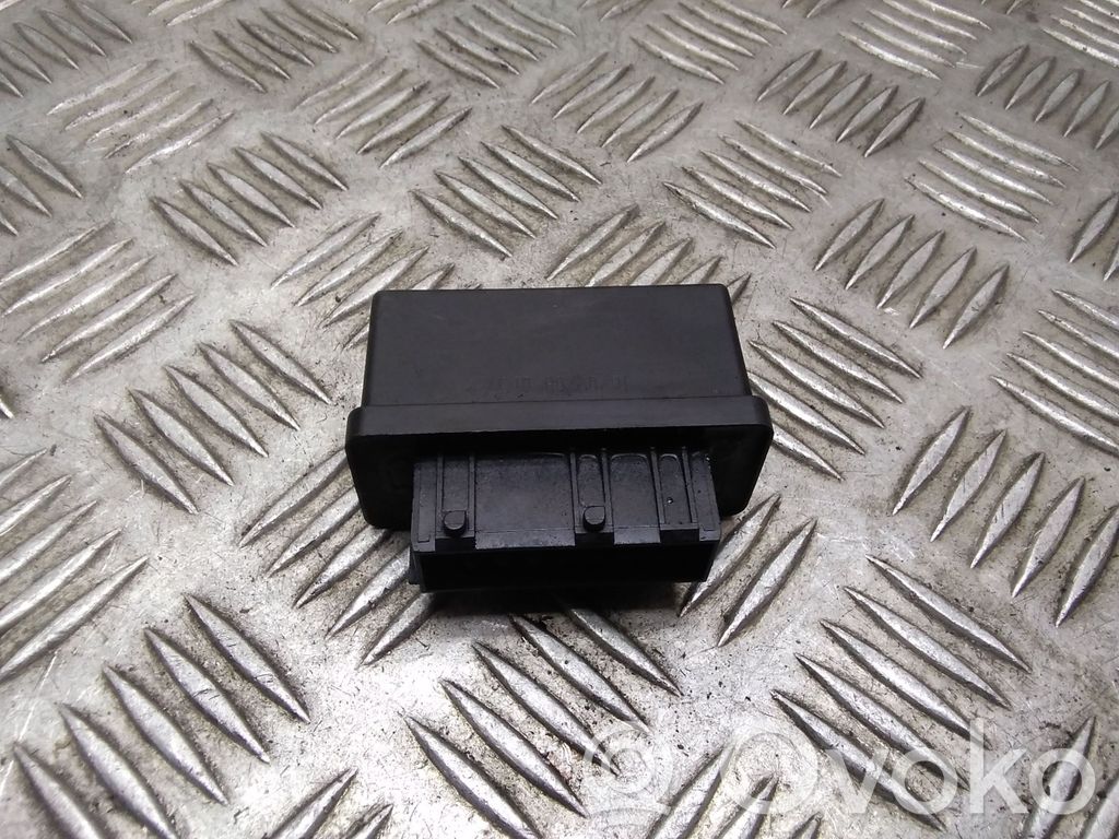 Peugeot 308 Fuel pump relay 