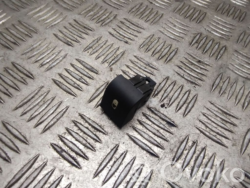 Peugeot 207 Central locking switch button 
