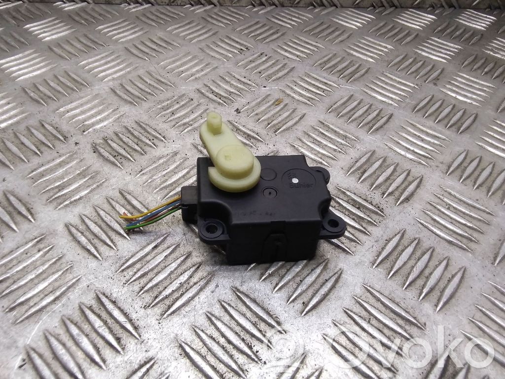 Opel Vectra C Motor/activador trampilla de calefacción 