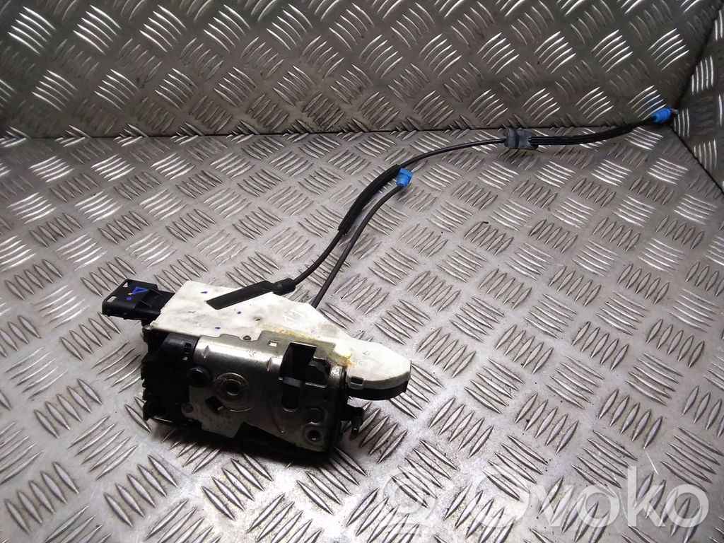 Citroen C4 I Picasso Front door lock 