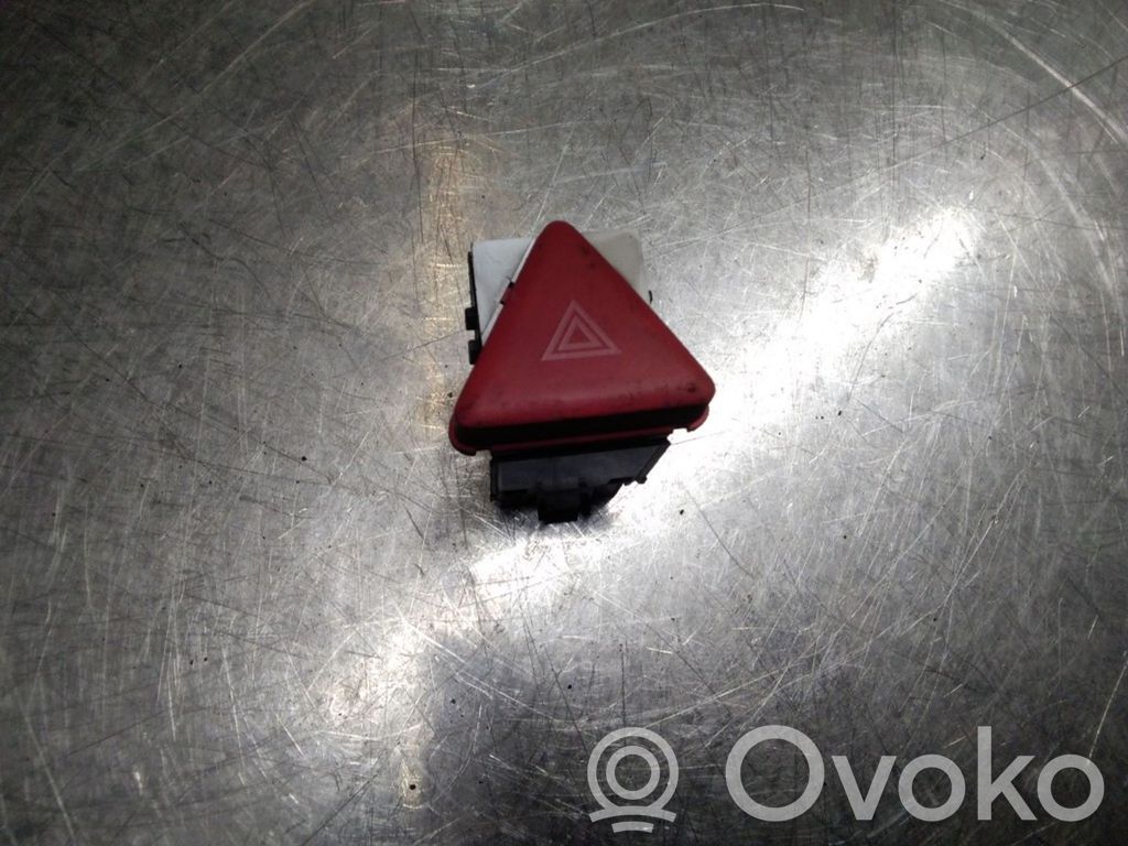 Volkswagen Jetta V Hazard light switch 