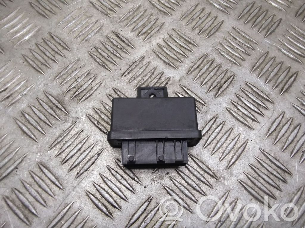 Peugeot 207 Fuel pump relay 