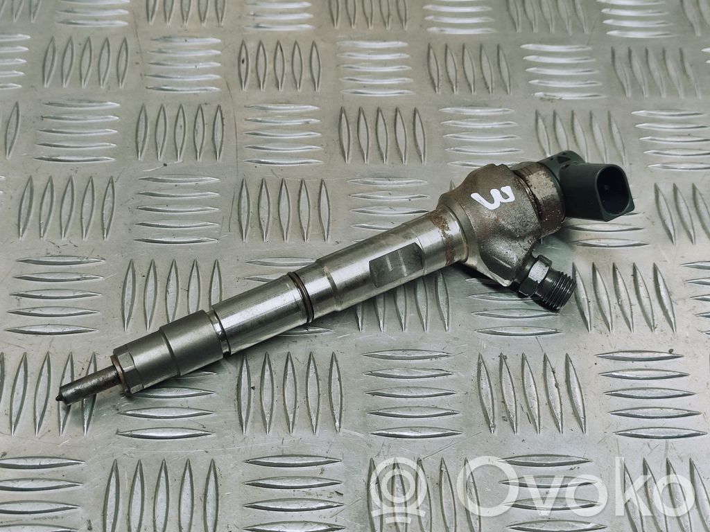 Volkswagen PASSAT B8 Fuel injector 