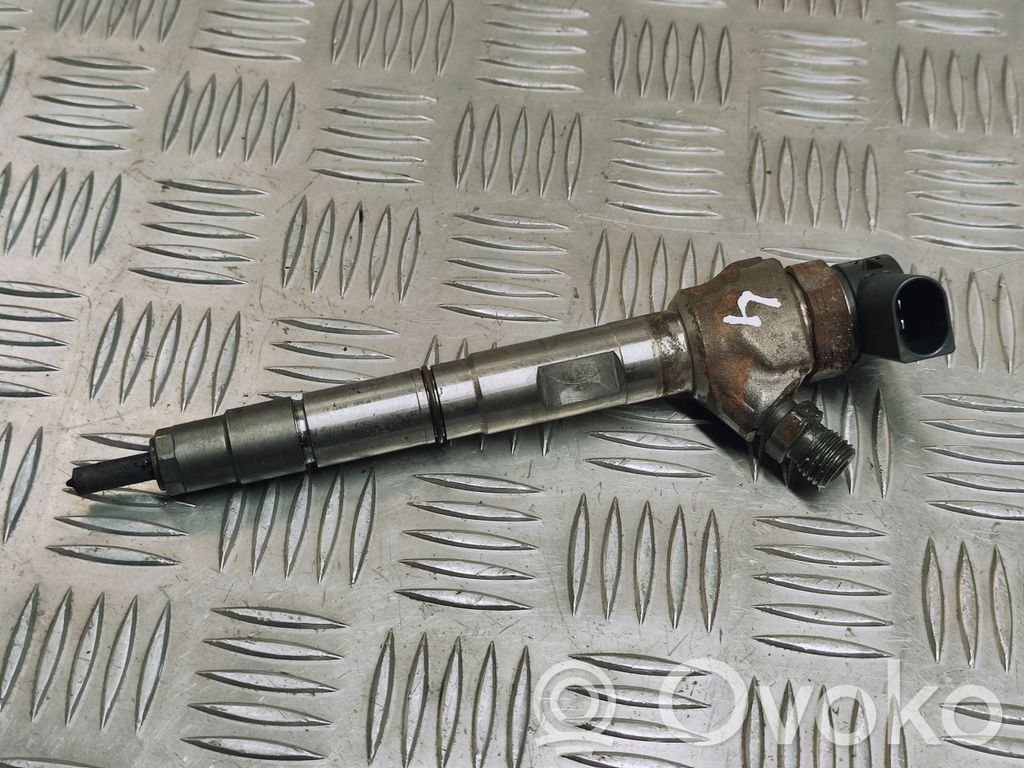 Volkswagen PASSAT B8 Fuel injector 