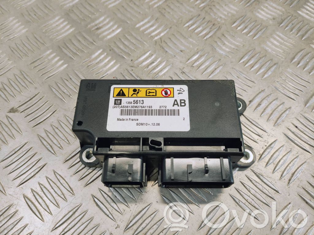 Opel Zafira C Airbag control unit/module 