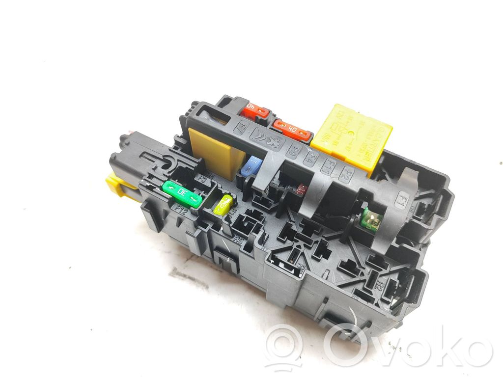 Peugeot 3008 II Fuse box set 