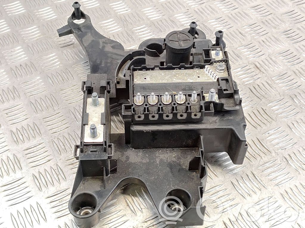 Volkswagen Polo VI Fuse module 