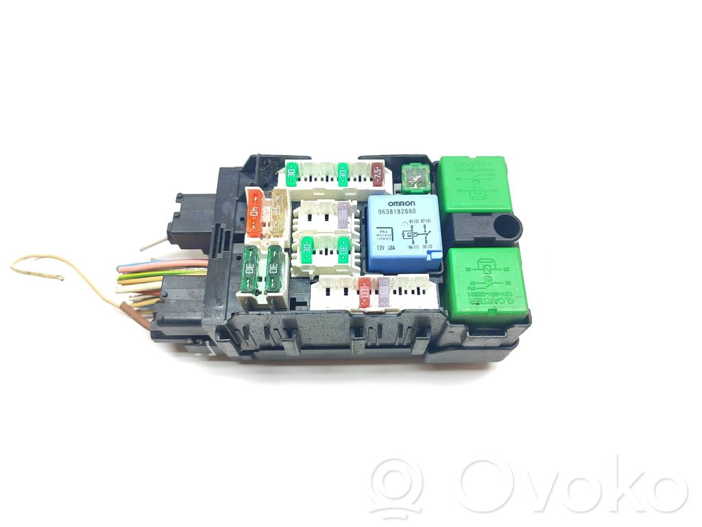 Peugeot 3008 II Fuse box set 