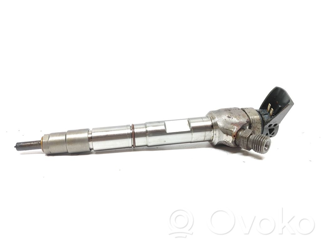 Volkswagen Golf VII Fuel injector 