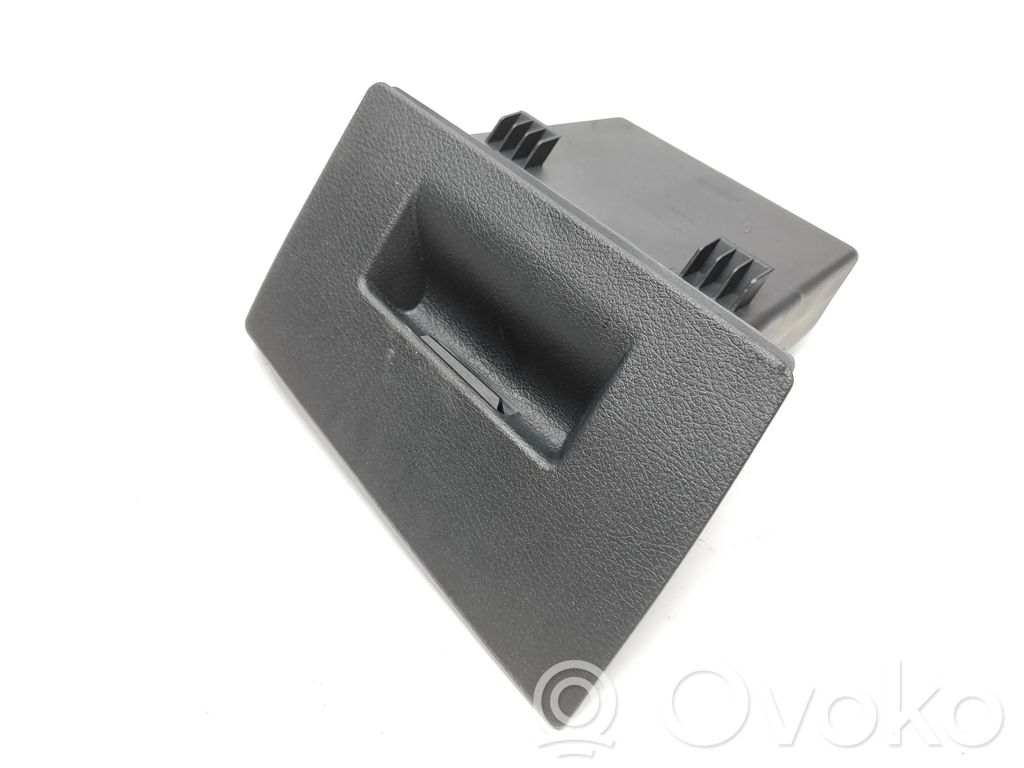 BMW 2 F46 Glove box 