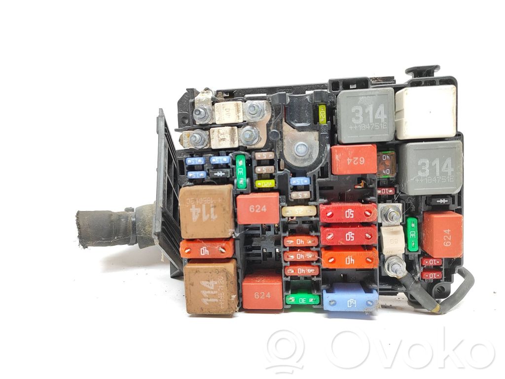 Peugeot 308 Fuse module 