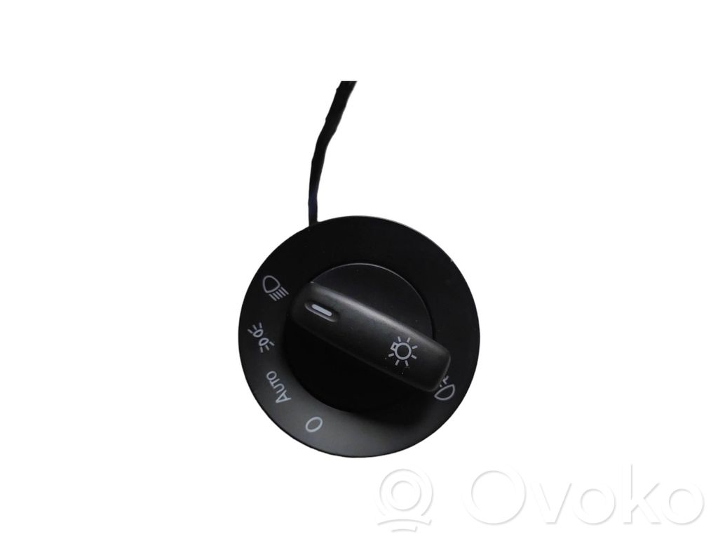 Volkswagen Golf VI Light switch 