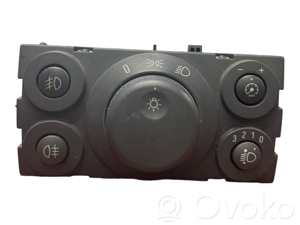 Opel Astra H Light switch 