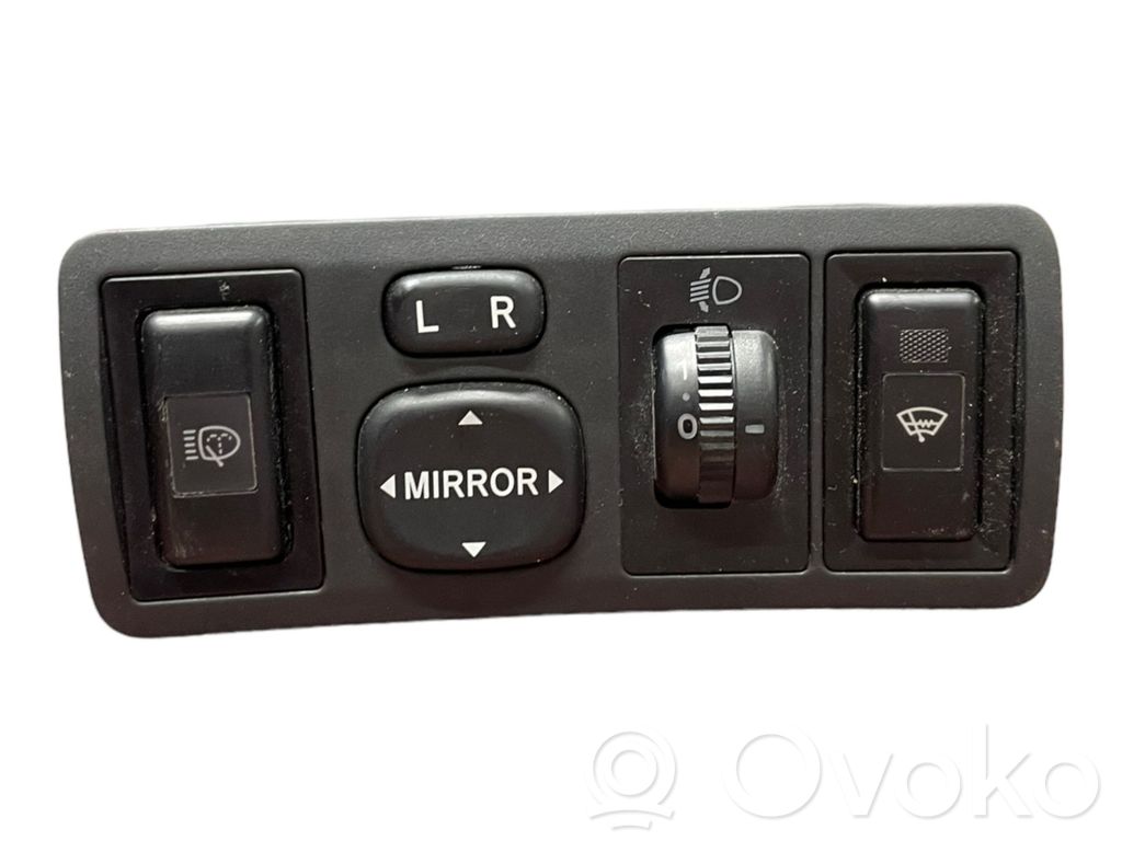 Toyota Avensis T250 Wing mirror switch 