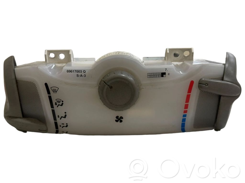 Toyota Aygo AB10 Climate control unit 