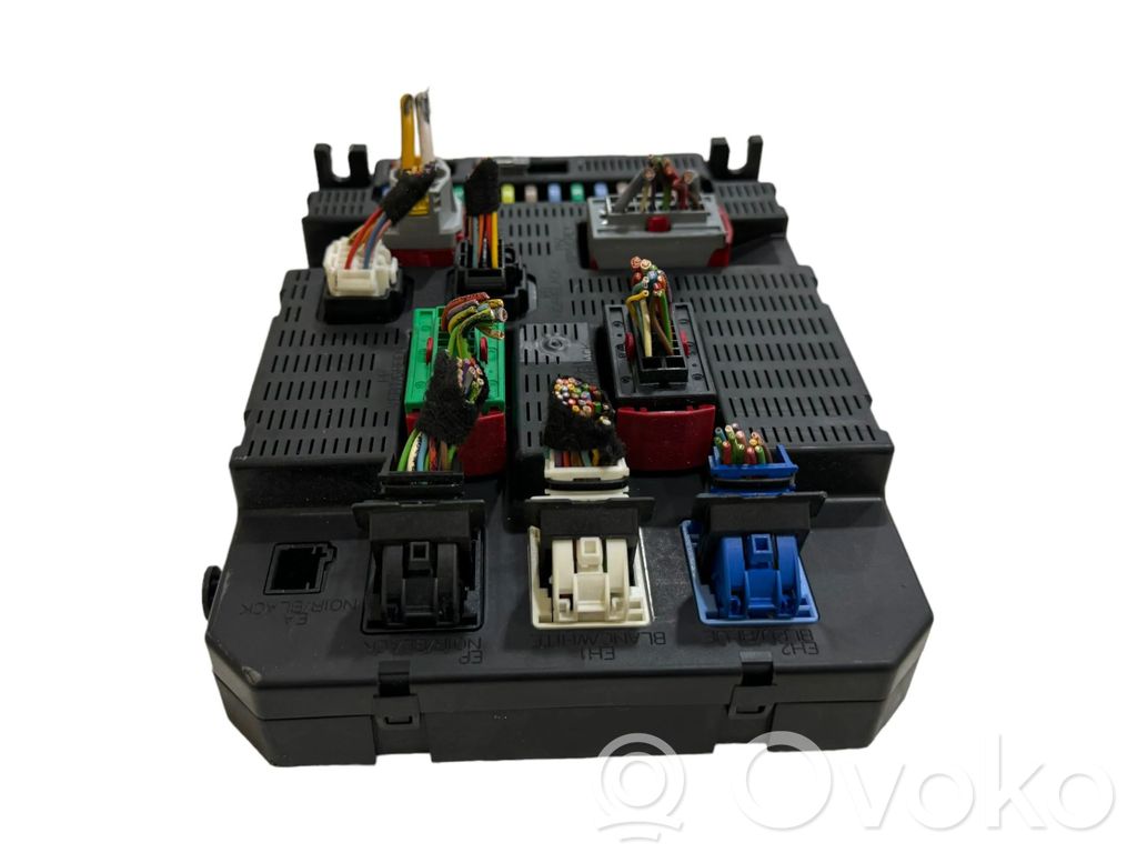 Peugeot 207 Fuse module 