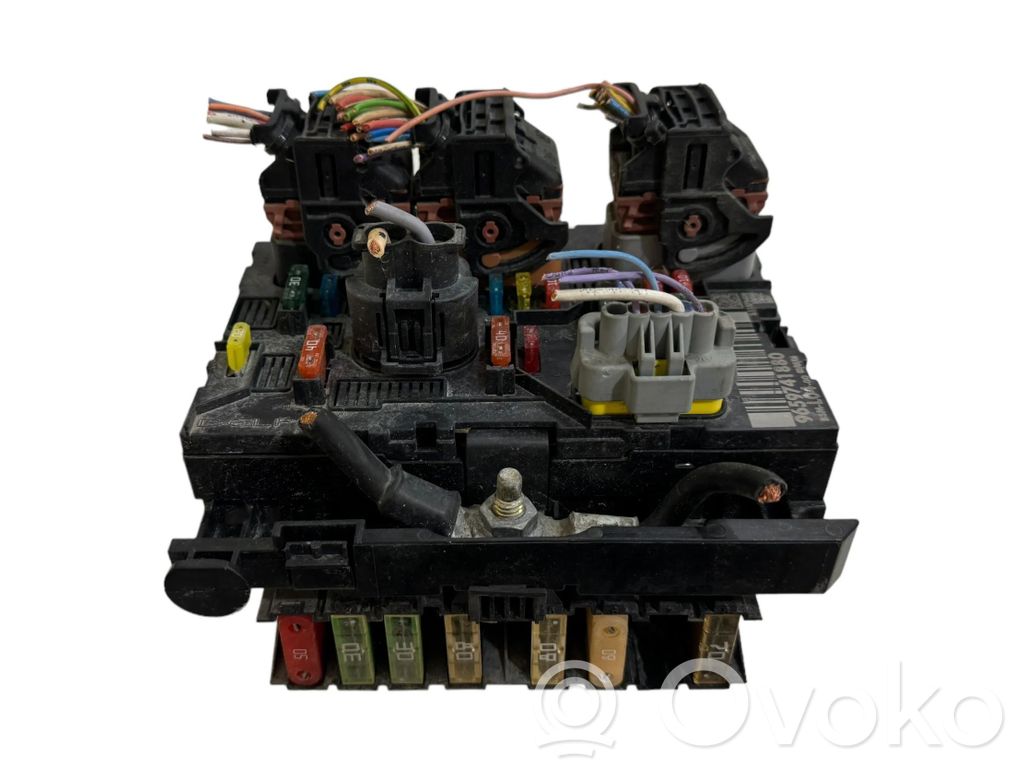 Peugeot 207 Fuse module 