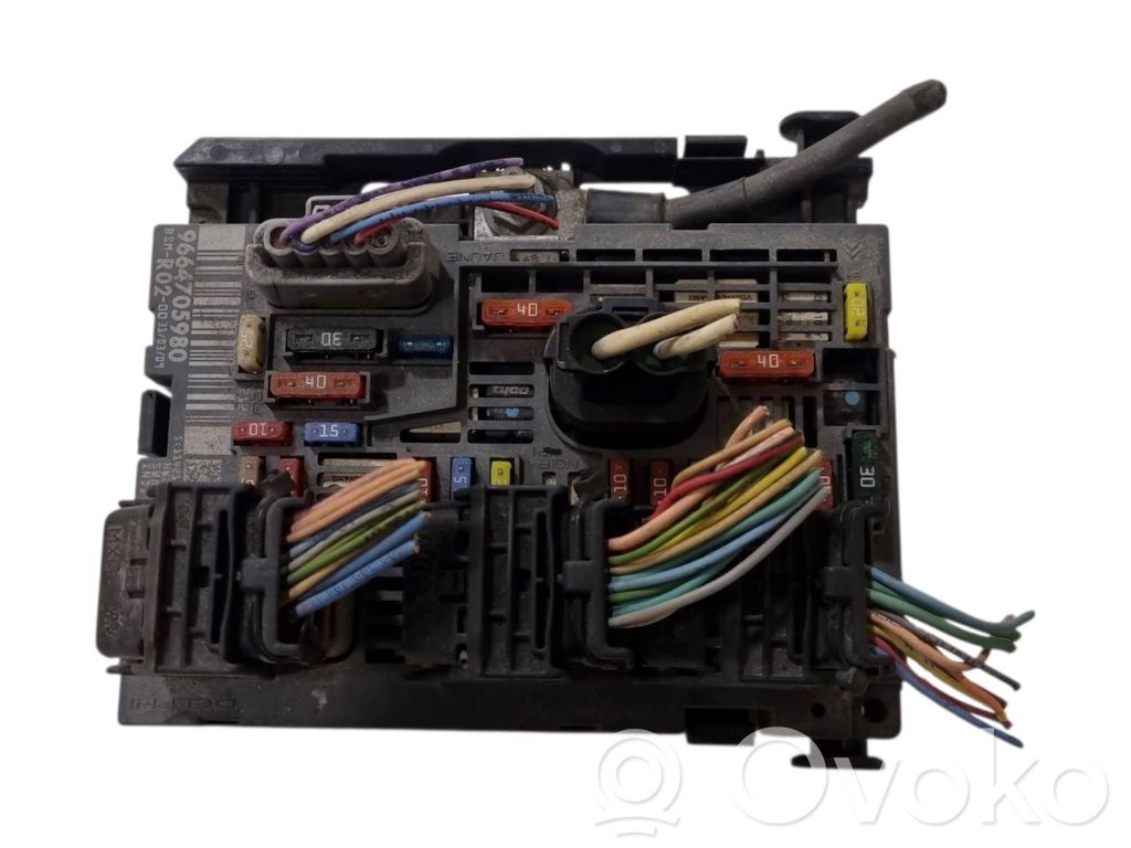 Citroen C4 I Picasso Fuse module 