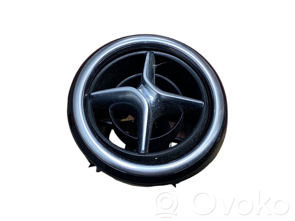 Mercedes-Benz B W246 W242 Dysze / Kratki środkowego nawiewu deski rozdzielczej 