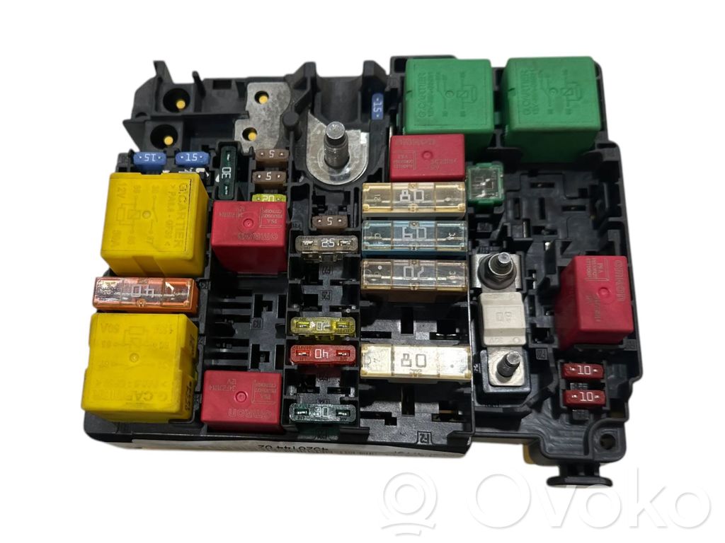 Peugeot 208 I Fuse module 
