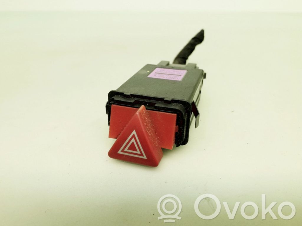 Audi A6 S6 C5 4B Botón interruptor de luz de peligro 