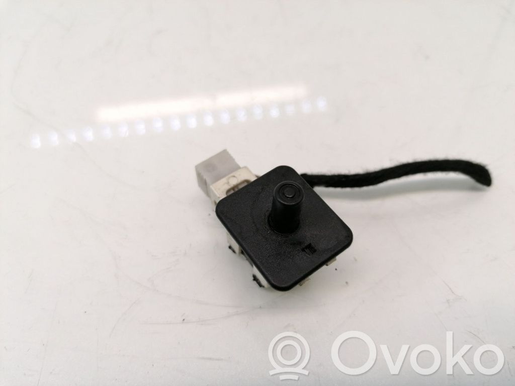 Mercedes-Benz S W220 Front door sensor 