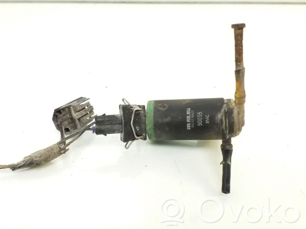 Toyota Avensis T250 Windscreen/windshield washer pump 