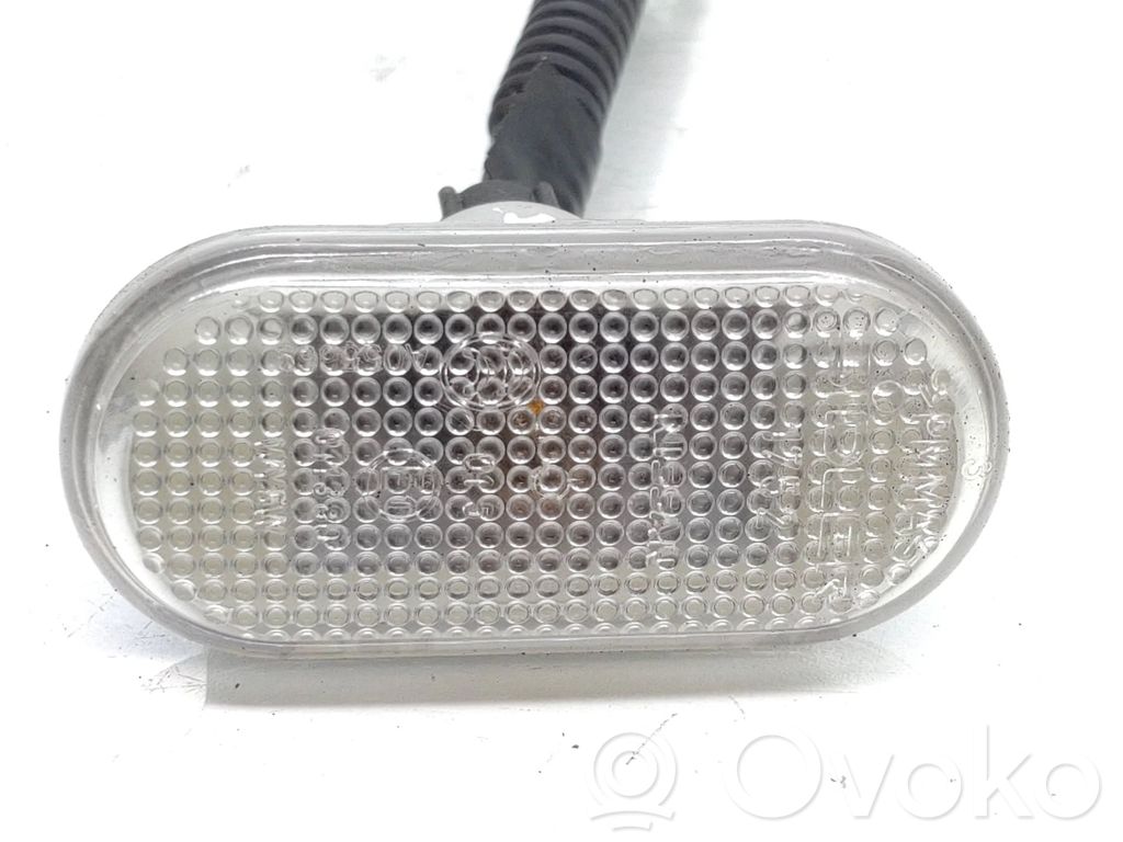 Nissan Qashqai Front fender indicator light 