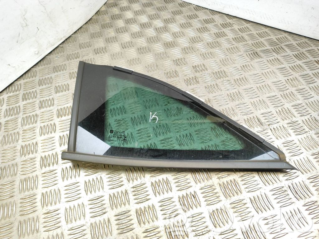 Opel Astra K Rear side window 