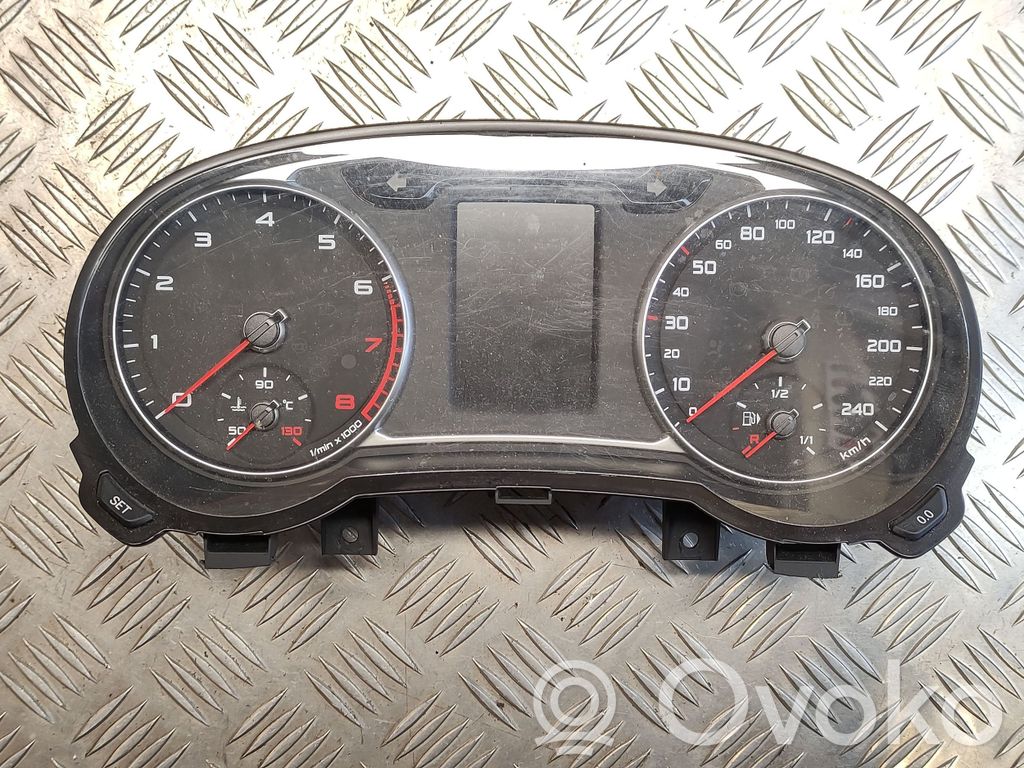 Audi A1 Speedometer (instrument cluster) 