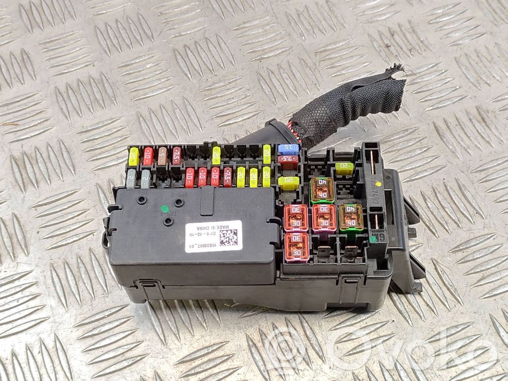 Opel Astra K Fuse module 