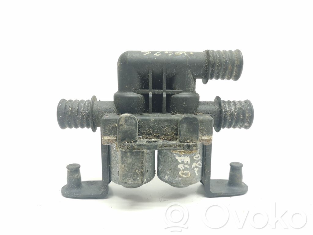 BMW 5 E60 E61 Apsildes radiatora vārsts (-i) 