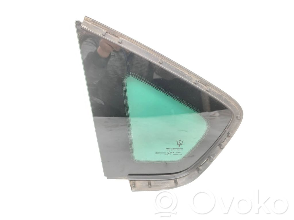 Maserati Levante Rear side window 