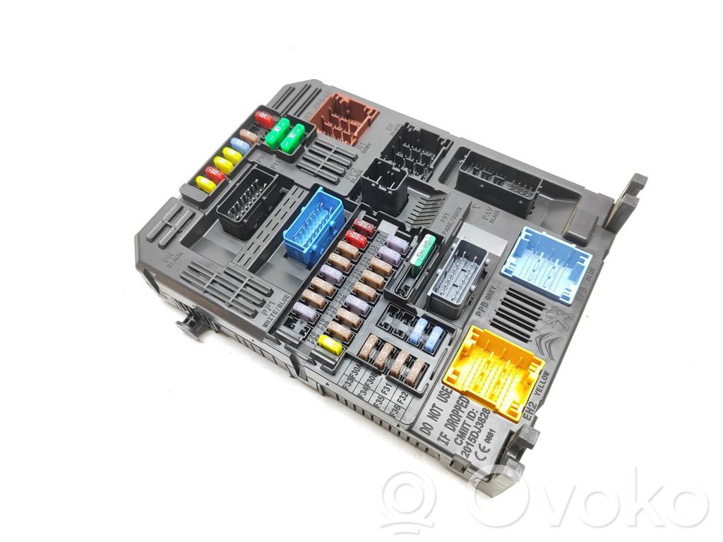 Peugeot 208 II Fuse module 