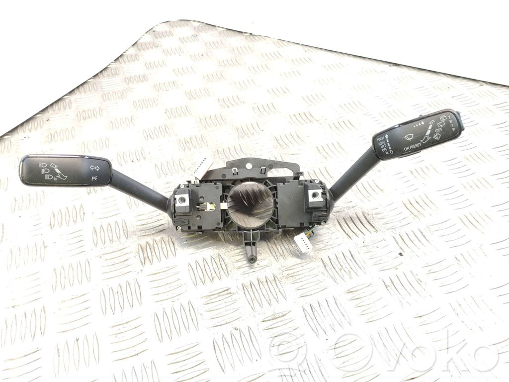 Skoda Octavia Mk3 (5E) Wiper turn signal indicator stalk/switch 