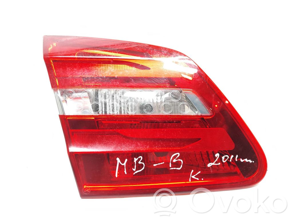 Lampy tylnej klapy bagażnika   A2469066300,607701,YAP401851