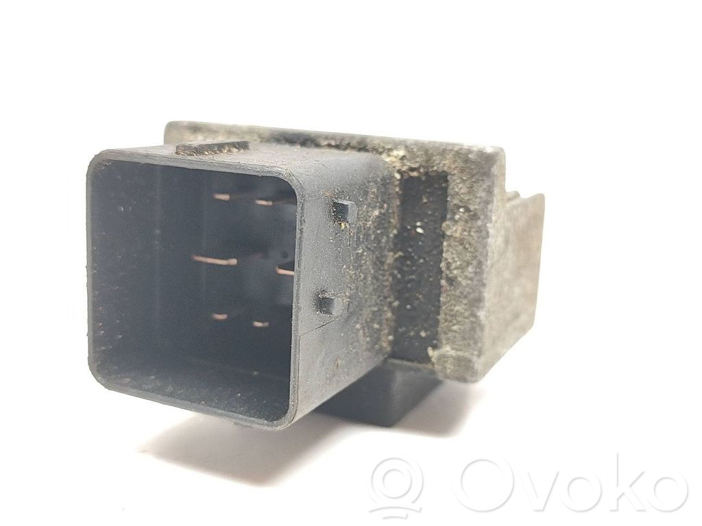 Mercedes-Benz B W246 W242 Glow plug pre-heat relay 