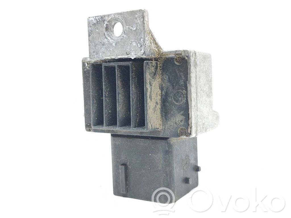 Opel Mokka Glow plug pre-heat relay 