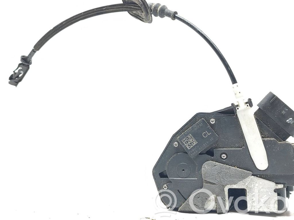 Ford Fiesta Priekšpusē slēdzene 