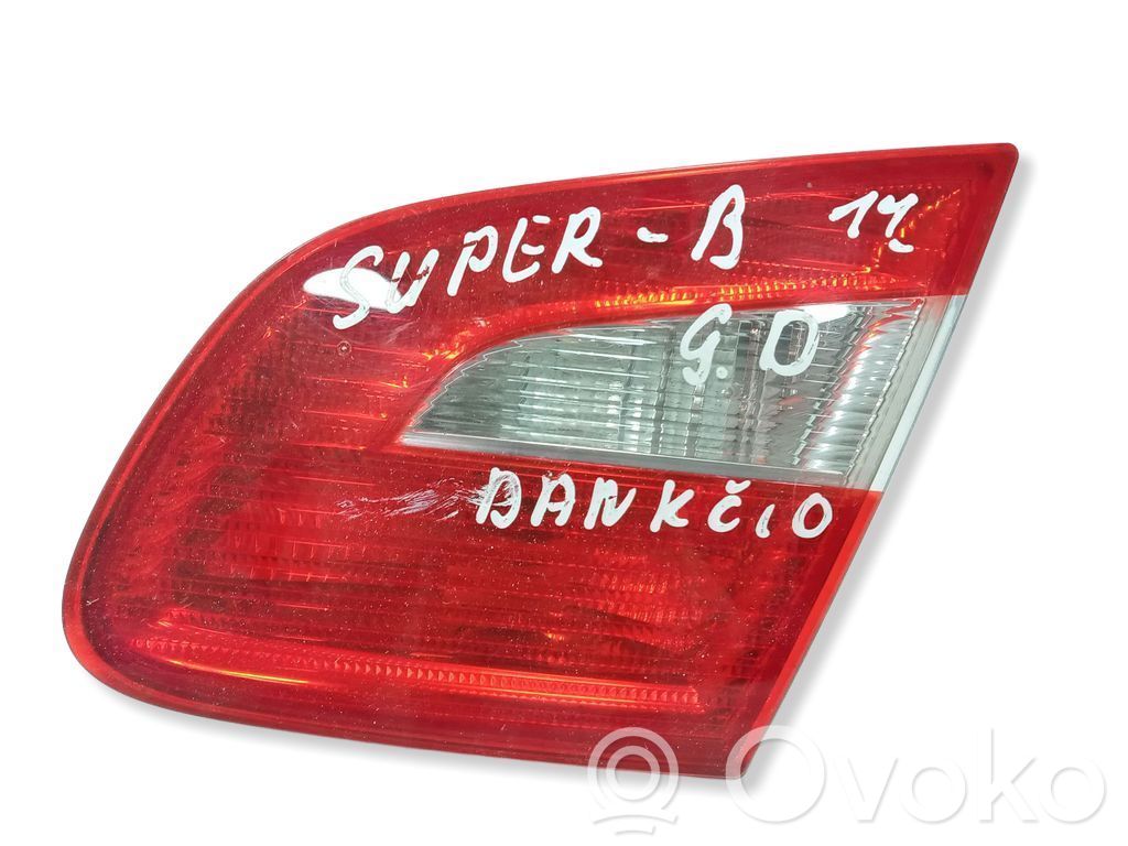 Skoda Superb B6 (3T) Lampy tylnej klapy bagażnika 