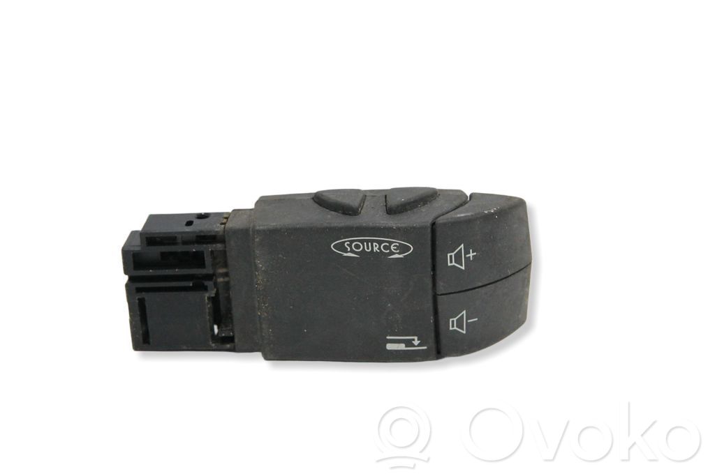 Renault Laguna II Sound control switch 