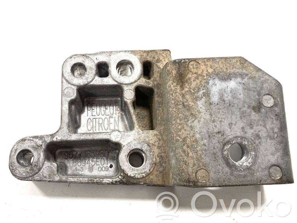 Peugeot 508 Engine mounting bracket 
