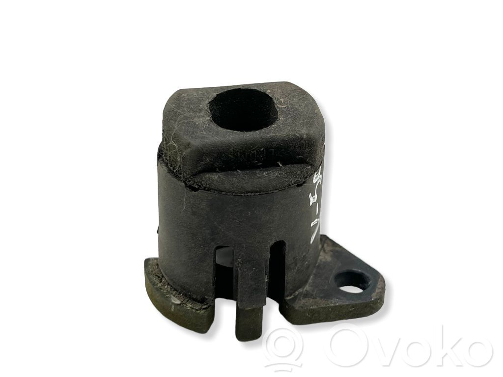 Volvo V50 Radiator mount bracket 