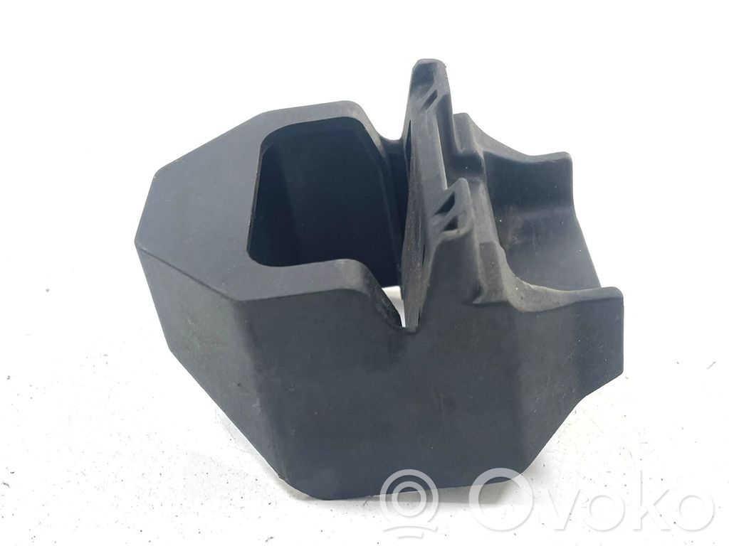 BMW 1 E81 E87 Radiator mount bracket 